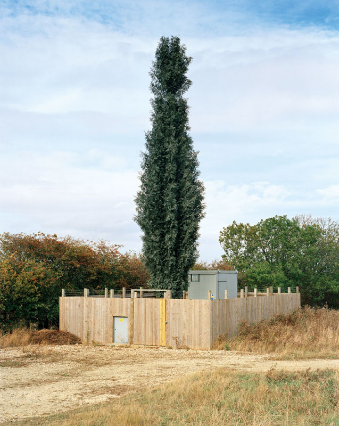 Riseley, Bedfordshire, UK, 2004 (c) 2014 Robert Voit for the images, book published by Steidl