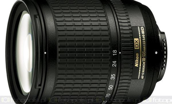  AF-S DX Zoom-Nikkor 18-135 mm f/3.5-5.6G IF-ED - bardziej uniwersalny