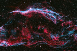fot. Péter Feltóti,  "Bicolour Veil Nebula" / Astronomy Photographer of the Year 2021