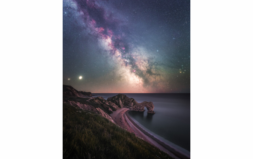 fot. Anthony Sullivan, Milky Way rising over Durdle Door / Astronomy Photographer of the Year 2021