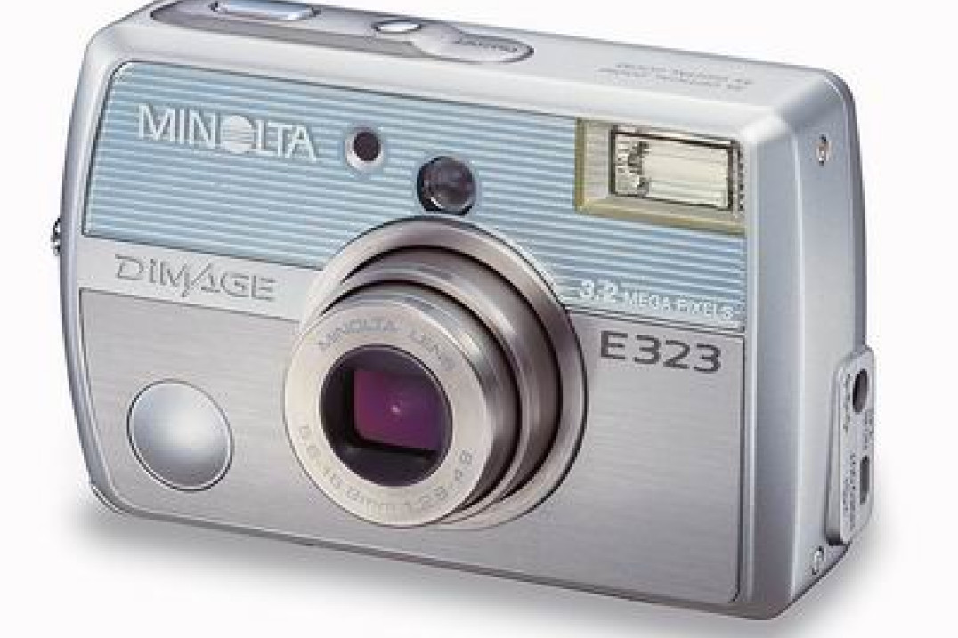 Minolta DiMAGE E323