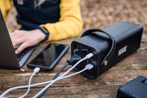 Power Station Newell Asvala - powerbank z gniazdkiem elektrycznym