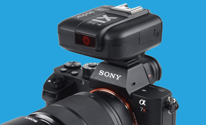 Godox X1T-S - uwolnij aparaty Sony od lamp systemowych