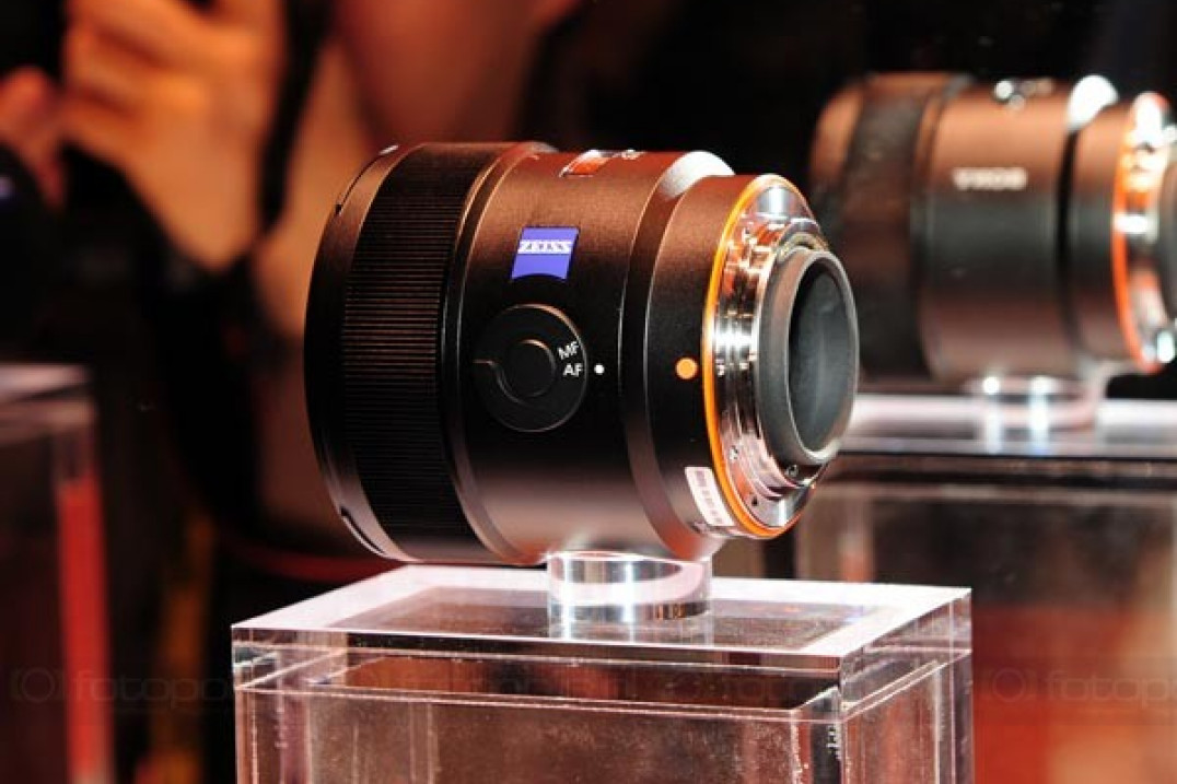 Sony zapowiada na 2010 dwa nowe stałoogniskowe obiektywy