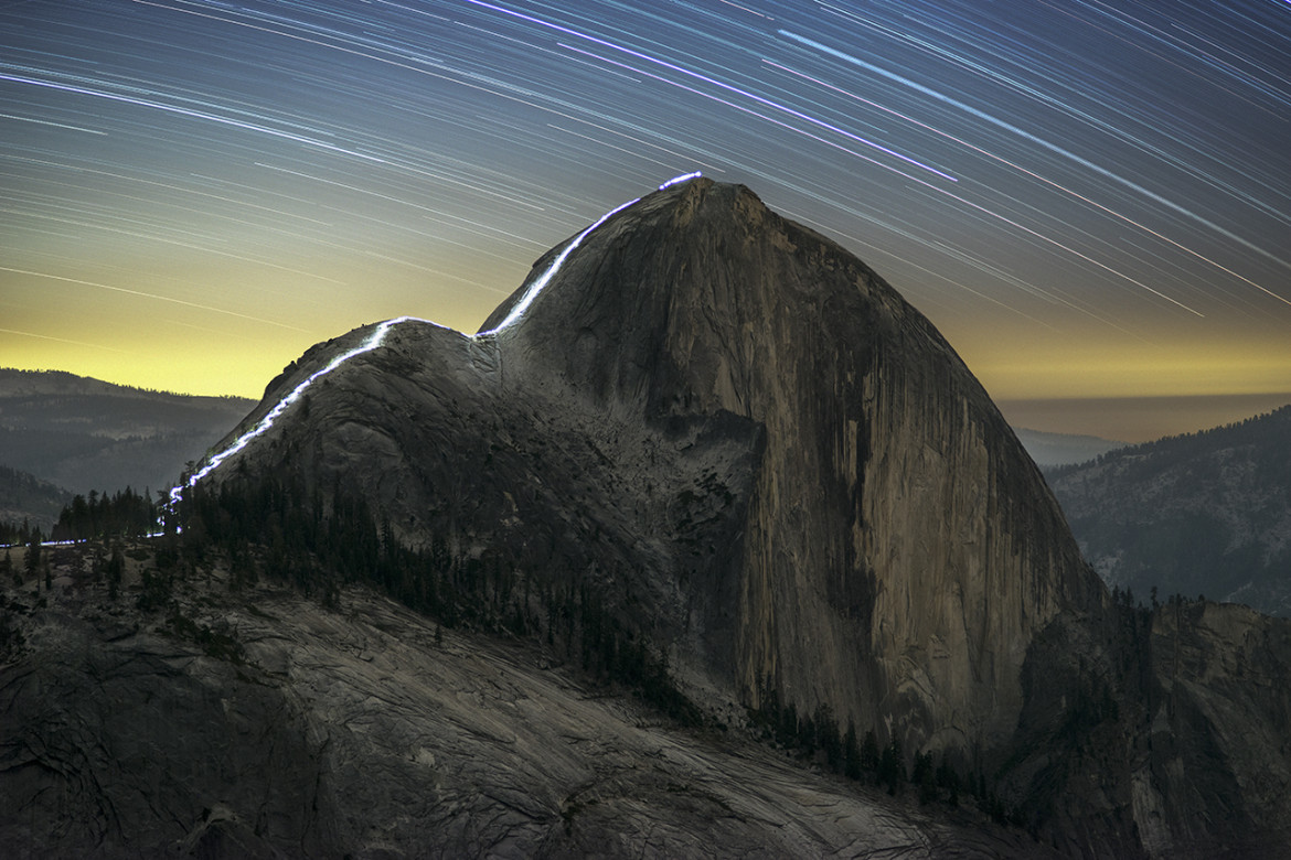 Kurt Lawson i Sean Goebel - II miejsce w kategorii "People and Space", zdjęcie przedstawia wycieczkę po szlaku Cable Route (Park Yosemite)