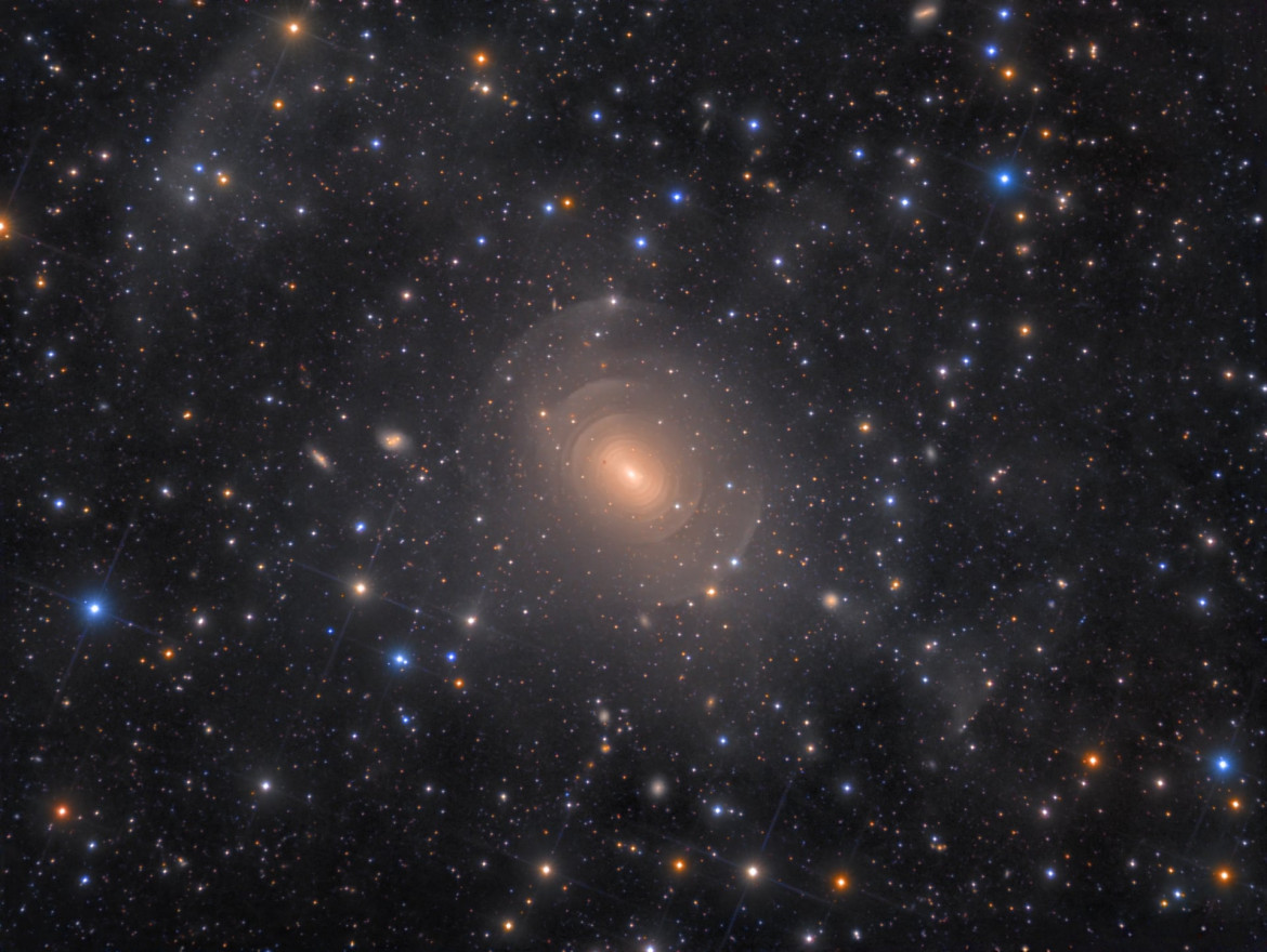 fot. ROlf Wahl Olsen, "Shells of Elliptical Galaxy NGC 3923 in Hydra", 1. miejsce w kategorii Galaxies / Insight Investment Astronomy Photographer of the Year 2019