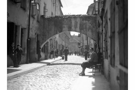 Ulica Jatkowa w dzielnicy żydowskiej w Wilnie, 1935 – NAC.