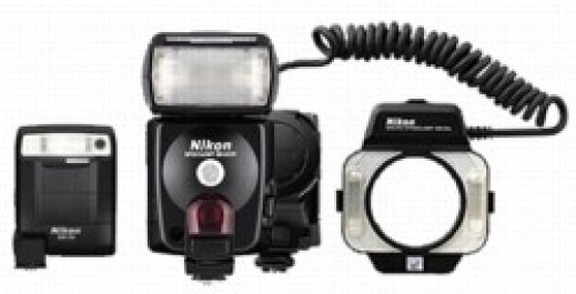 Trzy nowe lampy od Nikona