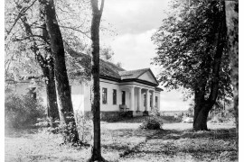 Dwór w Pikieliszkach, 1931. Fot. Jan Bułhak – NAC.