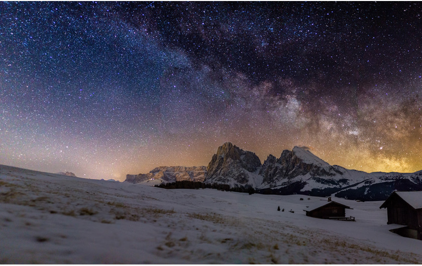 Fabian Dalpiaz - III miejsce w kategorii Young Competition - zdjęcie przedstawia Drogę Mleczną nad Dolomitami