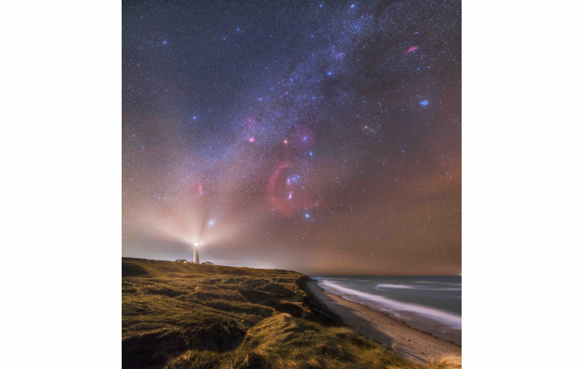fot. Ruslan Merzlyakov, Galactic Lighthouse, 2. miejsce w kategorii  Skyscapes / Insight Investment Astronomy Photographer of the Year 2019