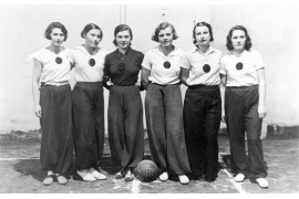 Drużyna siatkarek LKS Czarni Lwów, 1935 – NAC.