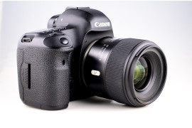 Tamron SP 35 mm f/1.8 Di VC USD z aparatem Canon 5D Mark III