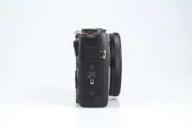 Canon PowerShot G7 X - prawy bok aparatu