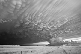 fot. Mitch Dobrowner, z cyklu "Storm Systems", 2. miejsce w kategorii Świat natury i dzika przyroda, SWPA 2018

Cykl zdjęć przedstawiający różne formacje burzowe na teranie USA.