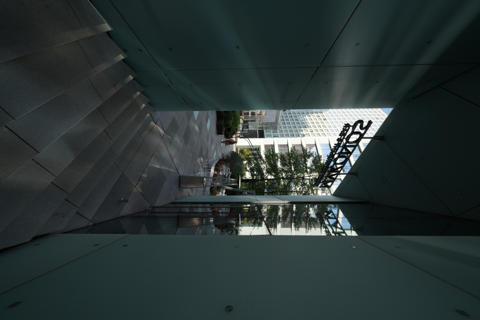 1/250 s, f/5.6, ISO 100, 12.0 mm