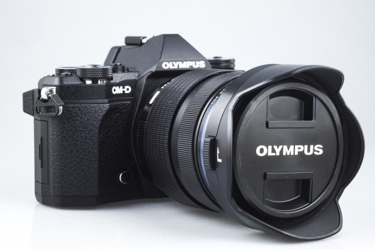 Olympusa OM-D E-M5 II z obiektywem M. Zuiko Digital ED 12-40mm f/2.8 PRO