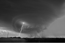 fot. Mitch Dobrowner, z cyklu "Storm Systems", 2. miejsce w kategorii Świat natury i dzika przyroda, SWPA 2018

Cykl zdjęć przedstawiający różne formacje burzowe na teranie USA.