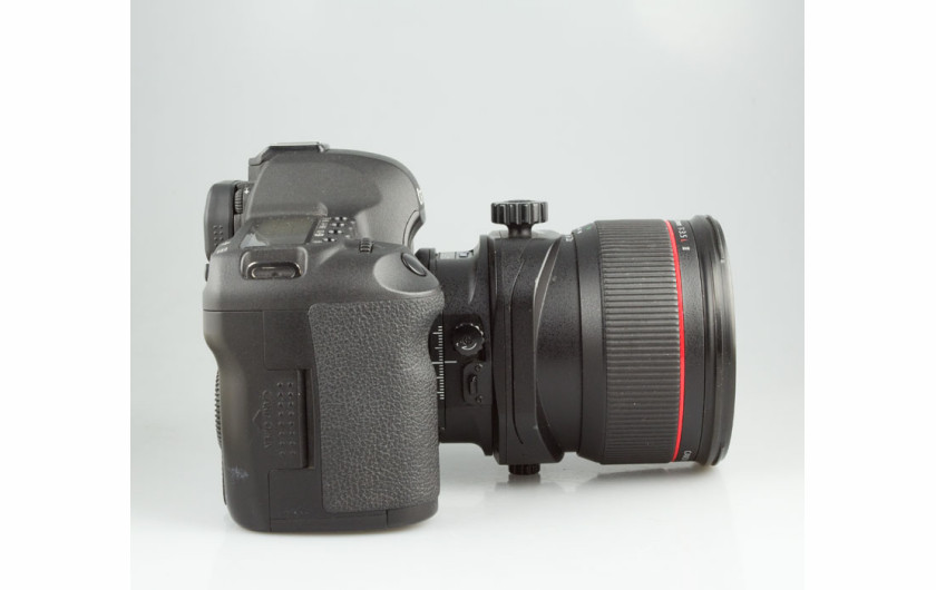 Canon EOS Mark II z obiektywem Canon TS-E 24mm f/3,5L II