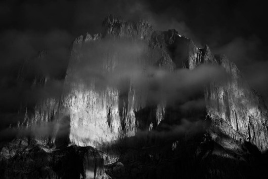 fot. Tomasz Przychodzień, z cyklu  Stone Cathedrals of the Karakoram Range, 2. miejsce w kategorii Landscape / MonoVisions Photography Awards 2020