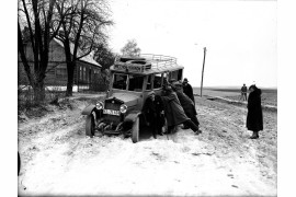 Autobus kursujący na trasie Kraków – Miechów, 1932 rok