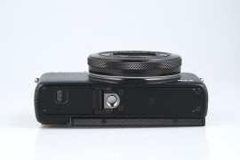 Canon PowerShot G7 X - spód aparatu