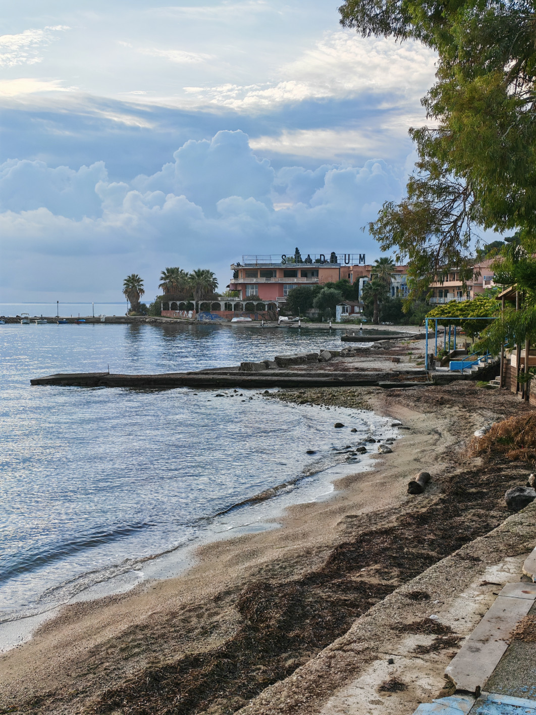 1/610 s, f/1.9, ISO 50, aparat główny