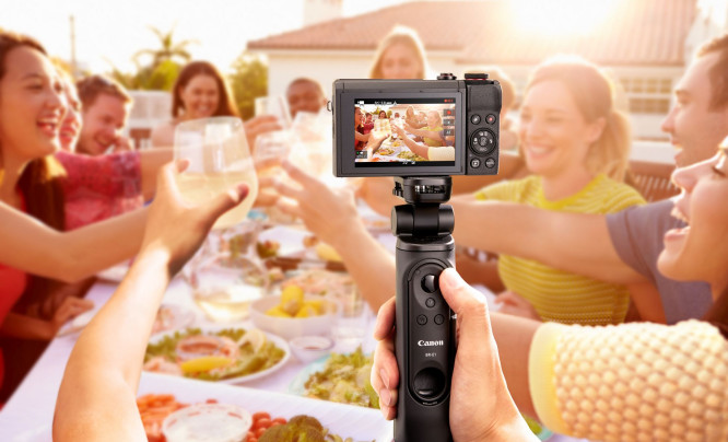  Canon prezentuje pomysłowe akcesoria dla youtuberów - Tripod Grip i nowy mikrofon