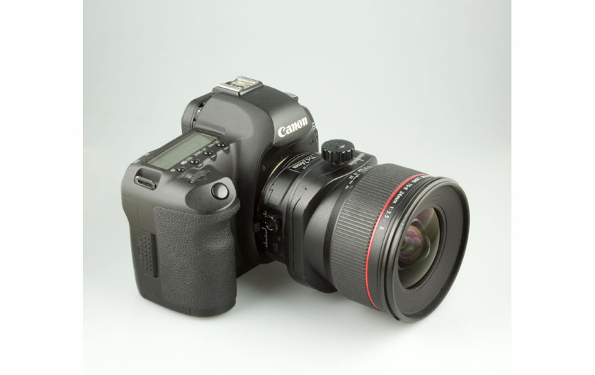 Canon EOS Mark II z obiektywem Canon TS-E 24mm f/3,5L II