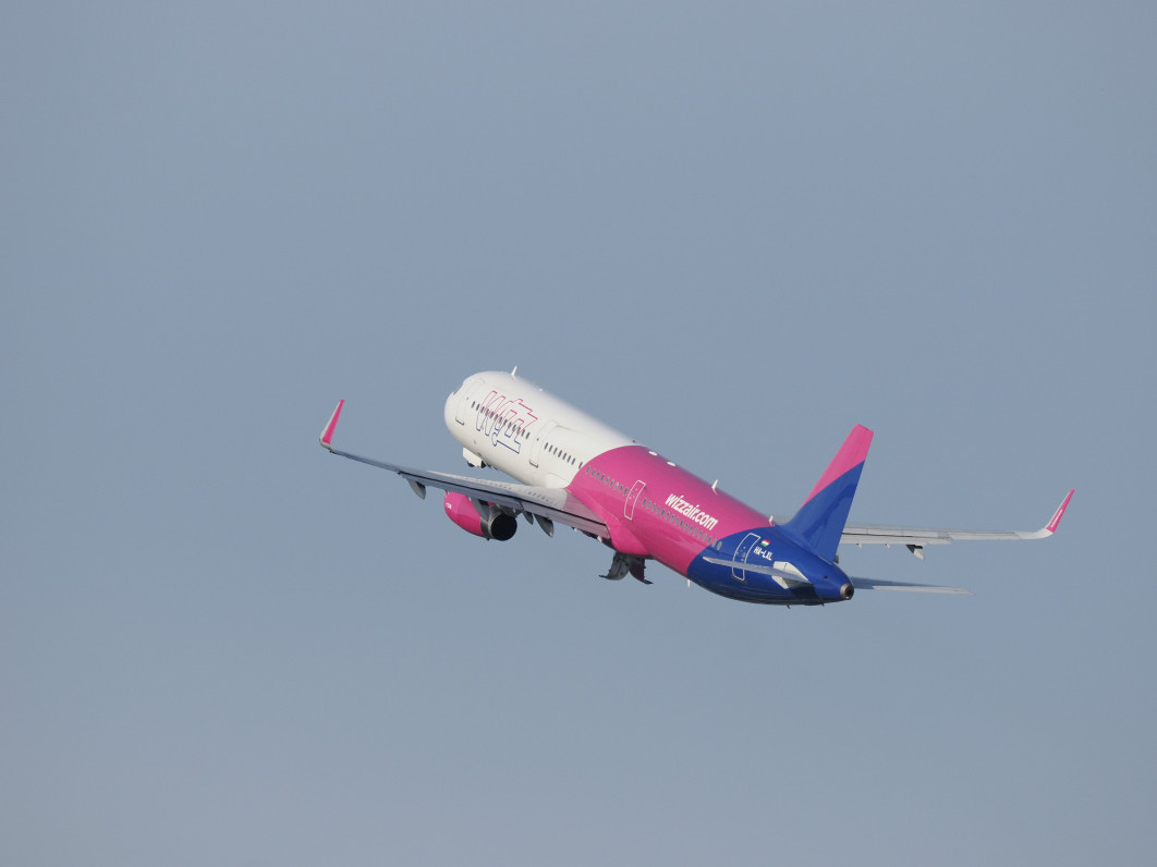 1/2000 s, f/8, ISO 640, 400.0 mm