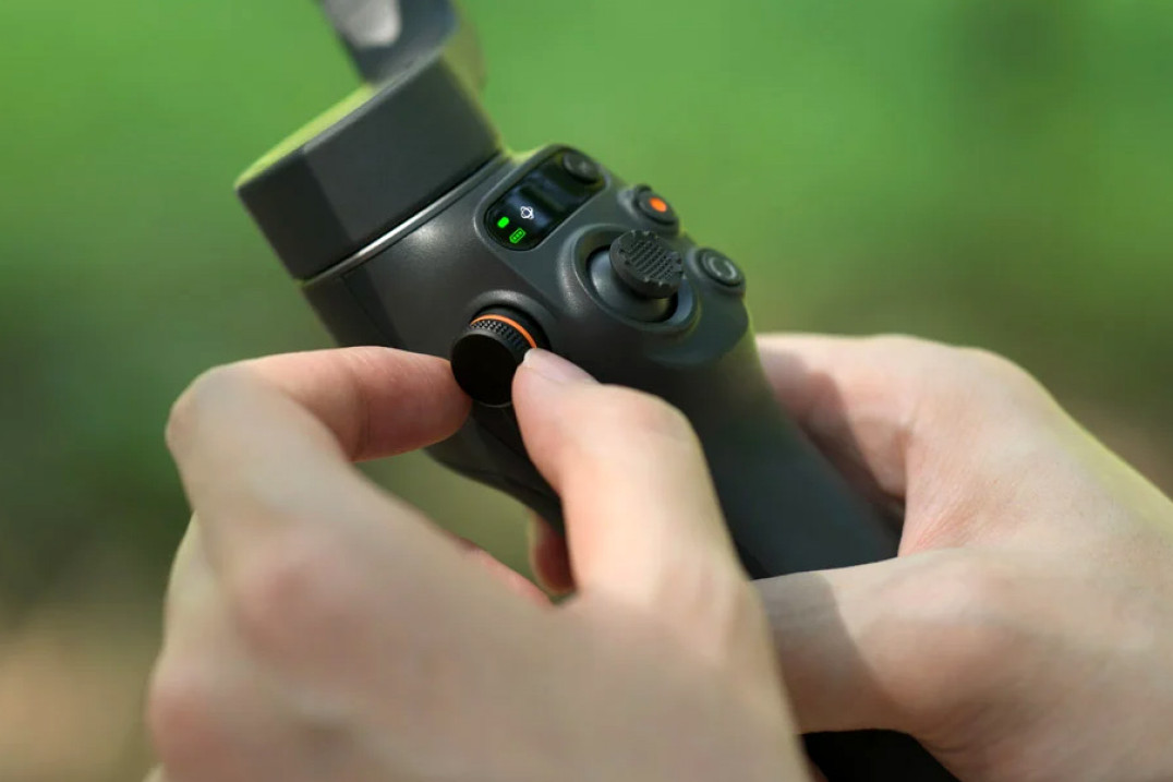 DJI Osmo Mobile 6 - smartfonowy gimbal z pokrętłem kontrolnym