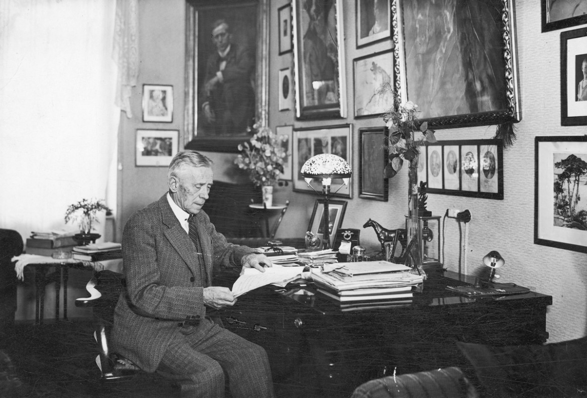 Ludwik Solski w swoim mieszkaniu, 1935 rok

