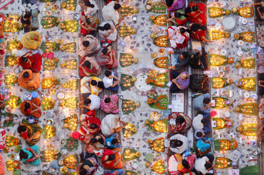 fot. Noor Ahmed Gelal, Praying with Food, 1. nagroda w konkursie PLFPOTY 2018
