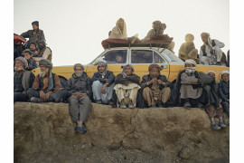 fot. Balazs Gardi, z cyklu "Buzkashi", 1. miejsce w kategorii Sport, SWPA 2018

Buzkashi to starożytny afgański sport, w którym jeźdźcy na koniach walczą o zwłoki zwierzęcia, które próbują zaciągnąć do celu. 16 lat po amerykańskiej inwazji sport zdominowany jest przez rywalizujących ze sobą watażków, którzy zrobią wszystko, by utrzymać władzę w regionie.