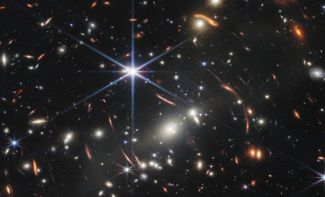  Pierwsze zdjęcie z Kosmicznego Teleskopu Jamesa Webba