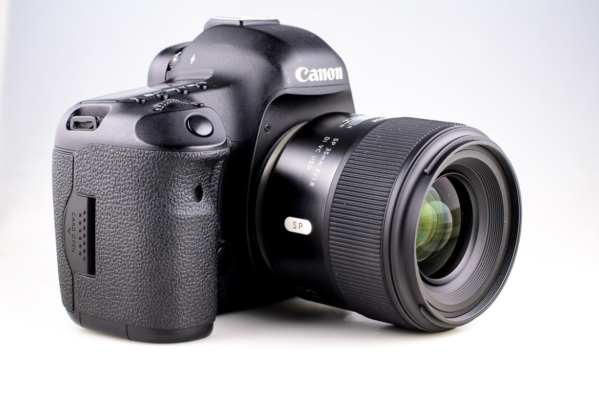 Tamron SP 35 mm f/1.8 Di VC USD z aparatem Canon EOS 5D Mark III