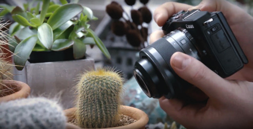 Canon EF-M 28 mm f/3.5 IS STM - obiektyw makro z wbudowaną lampą LED