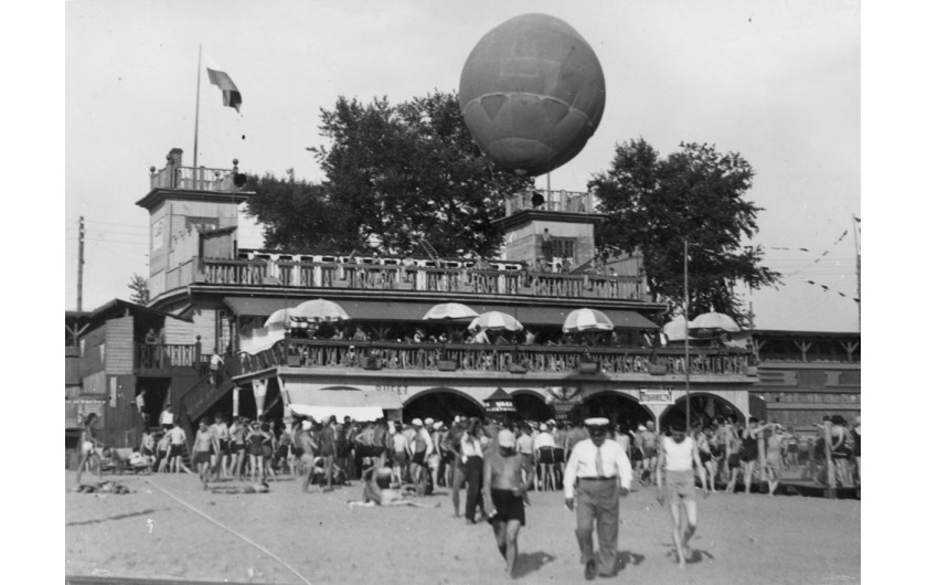 Plaża „Poniatówka” nad Wisłą, lata 30. XX wieku