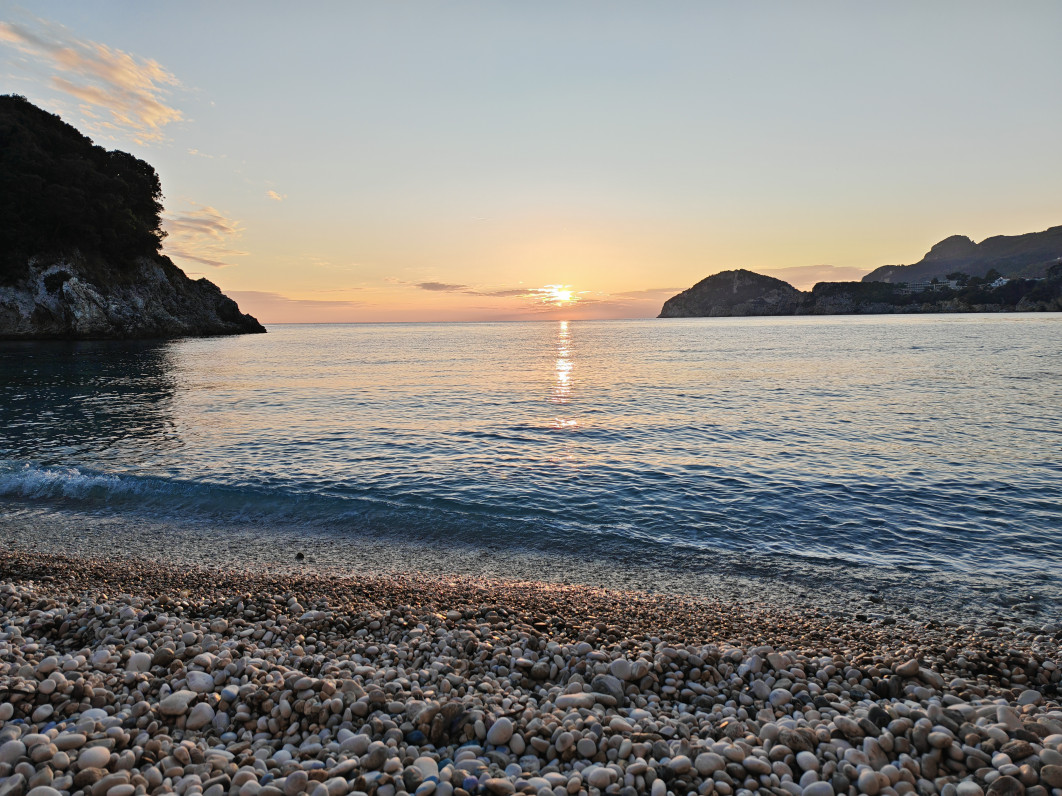 1/620 s, f/1.9, ISO 50, aparat główny