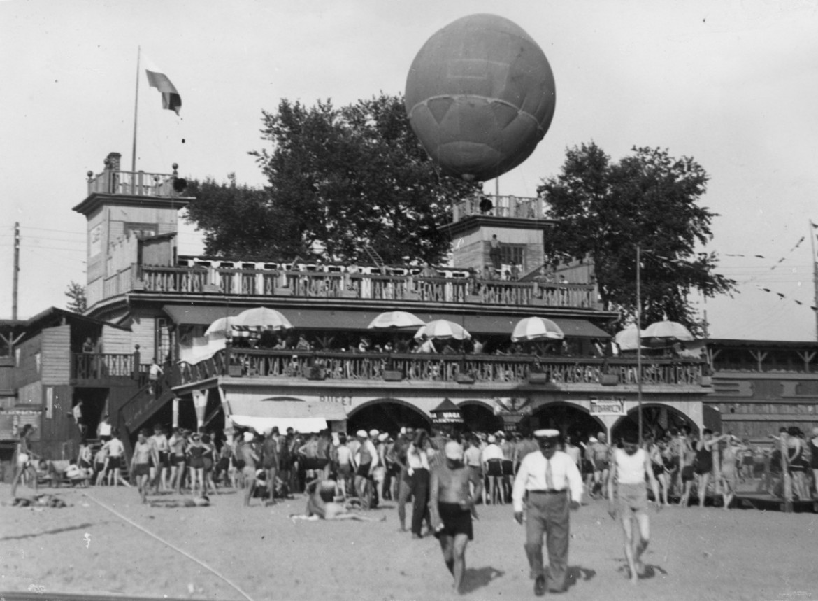 Plaża „Poniatówka” nad Wisłą, lata 30. XX wieku