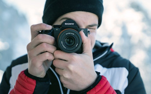 Samyang AF 45 mm f/1.8 FE - jasny, kompaktowy i uniwersalny obiektyw do Sony E