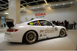 jeden z tematów fotograficznych do testowania optyki - wyścigowe Porsche GT3 Cup