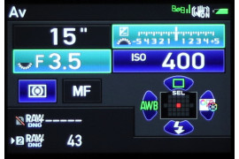 Informacje wyświetlane na ekranie LCD aparatu Pentax K-3 II