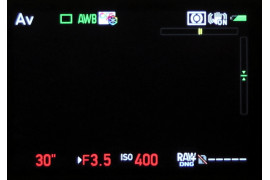 Informacje wyświetlane na ekranie LCD w trybie Live View