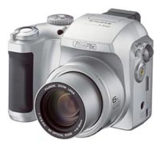 FinePix S3000 - maluch z matrycą 3MP