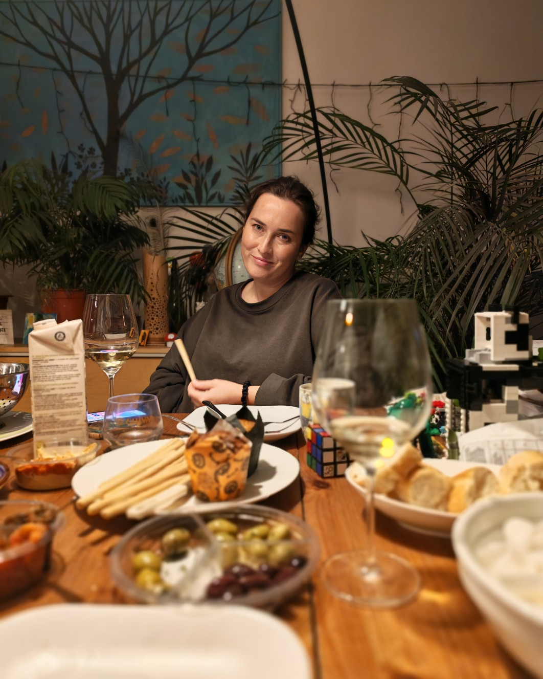 1/67 s, f/2.8, ISO 2500, aparat główny