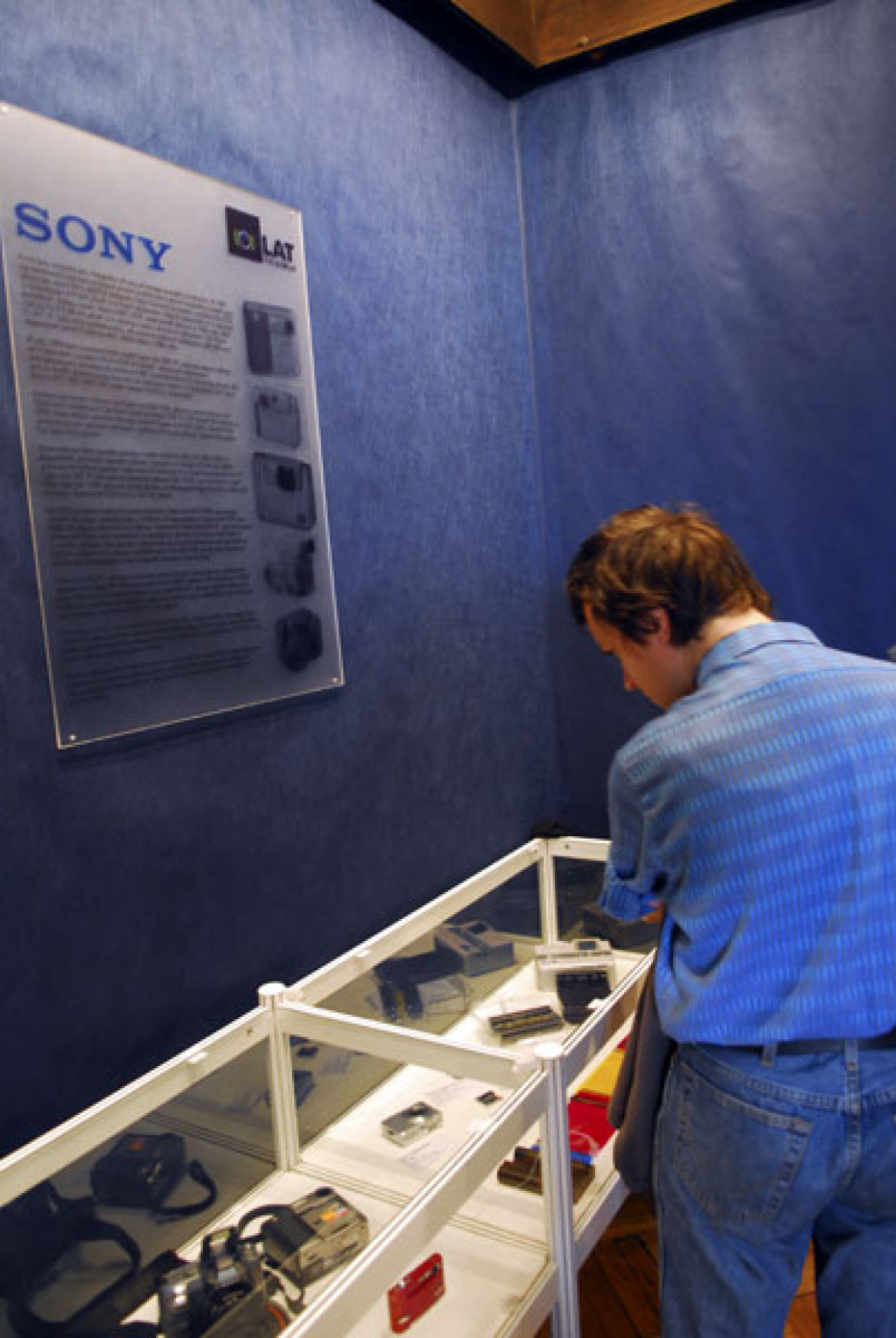 gablotka Sony z aparatem Mavica na dyskietki 3,5 cala