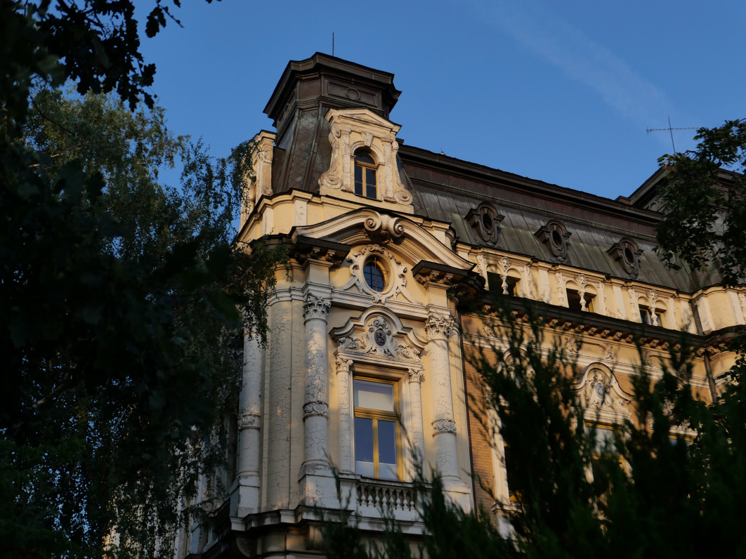 1/2000 s, f/2.6, ISO 200, 19.9 mm