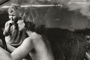 "Trzymam się z dala od świata fotografii, by uniknąć wpływów". Magia dzieciństwa oczami Alain Laboile