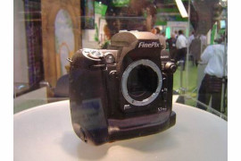Najnowszy FinePix S3 Pro na stoisku Fujifilm. fot. Hubert Adamczyk